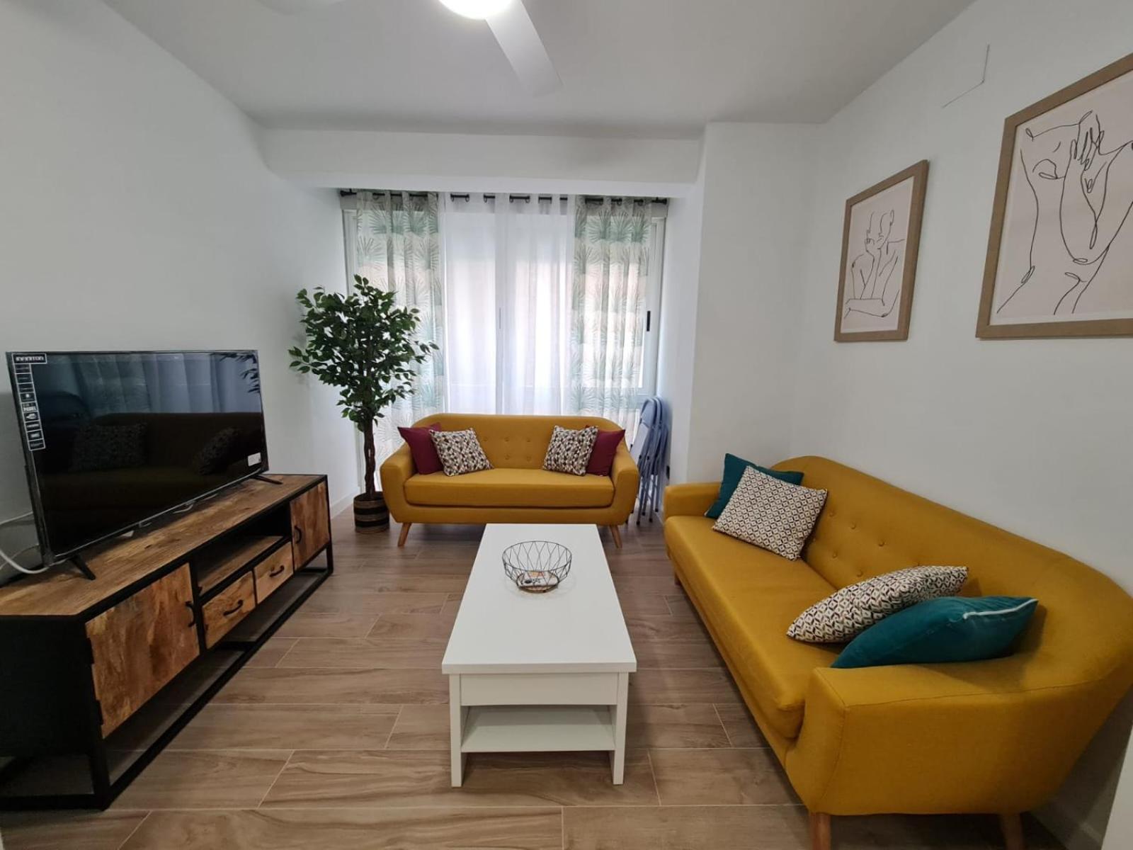 Tuguest Avenida Madrid Apartment Granada Bagian luar foto