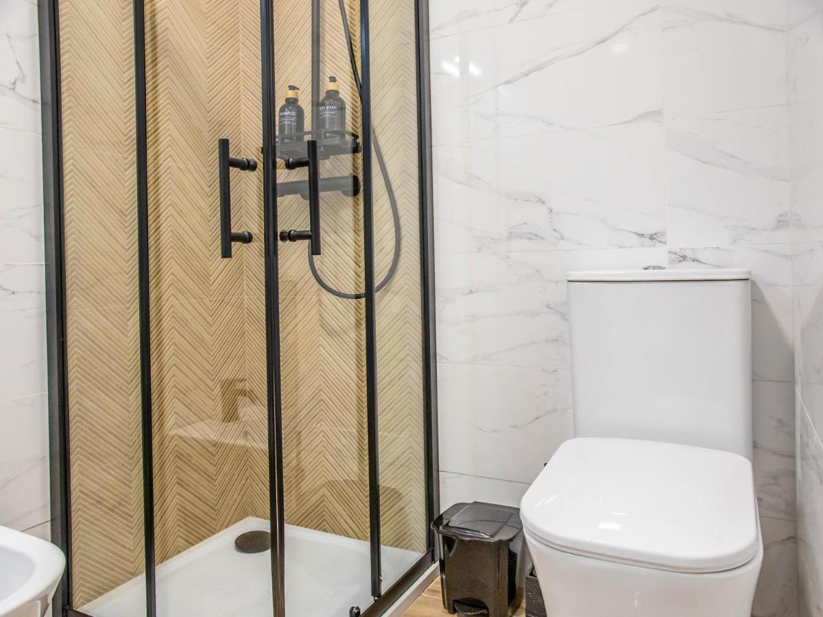 Tuguest Avenida Madrid Apartment Granada Bagian luar foto