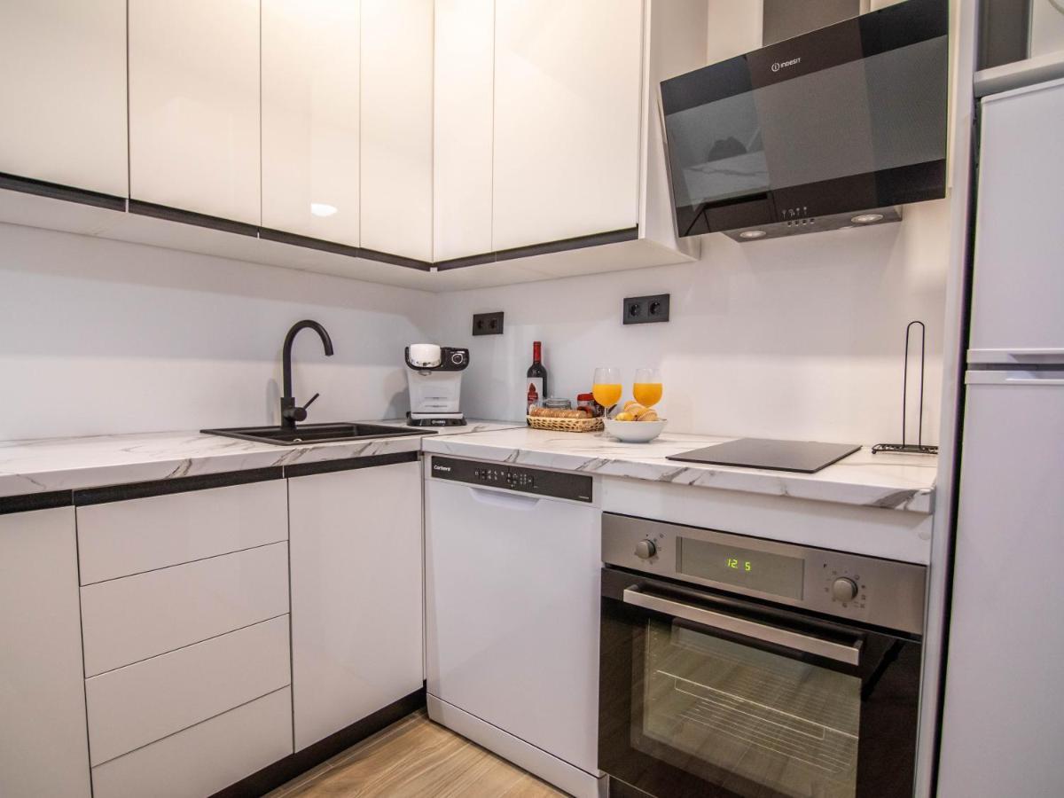 Tuguest Avenida Madrid Apartment Granada Bagian luar foto