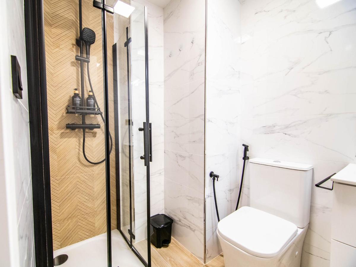 Tuguest Avenida Madrid Apartment Granada Bagian luar foto
